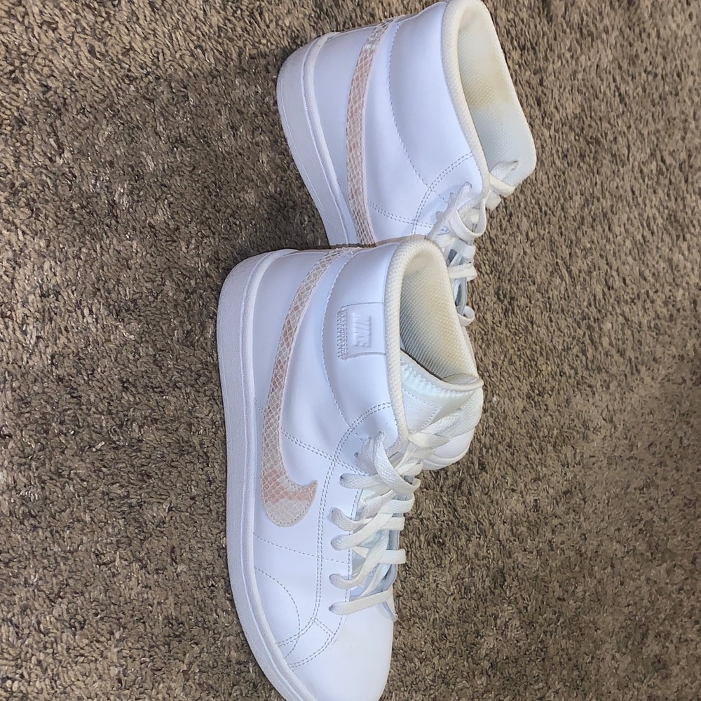 Nike White and Pink Women's Shoes
